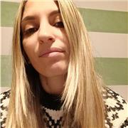 Docente di matematica applicata impartisce lezioni private a studenti di istituti tecnici e professionali